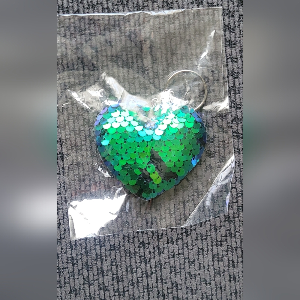 St Patrick's Day GREEN Accessory Bundle! Jewelry, Bag Charms, Socks & More - Picture 4 of 16